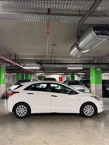 Транспорт: Hyundai i30: 1.4 л | 2015 г. Хэтчбэк — 9