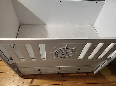 sulu boya: Oğlan və qız üçün, İşlənmiş, Dördbucaq, Beşik, Matras ilə, Yellənmə mexanizmsiz — 2