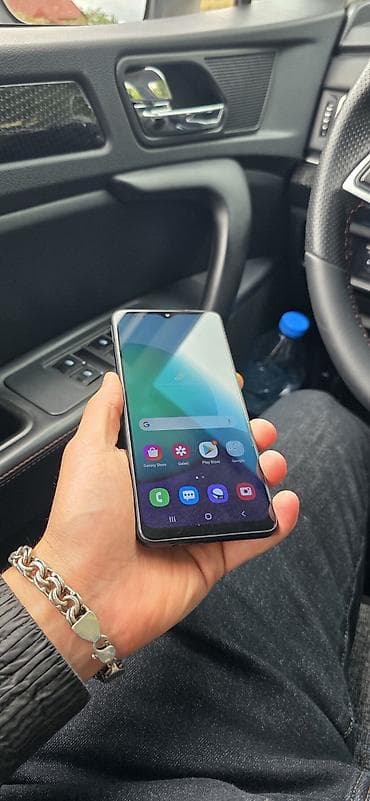 dubay iphone 13: Samsung Galaxy A02 — 1
