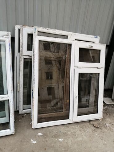 plastik pəncərə şəbəkə: Ağ rəngdə plastik pəncərə. Bu pəncərə, müxtəlif layihələrdə istifadə — 4