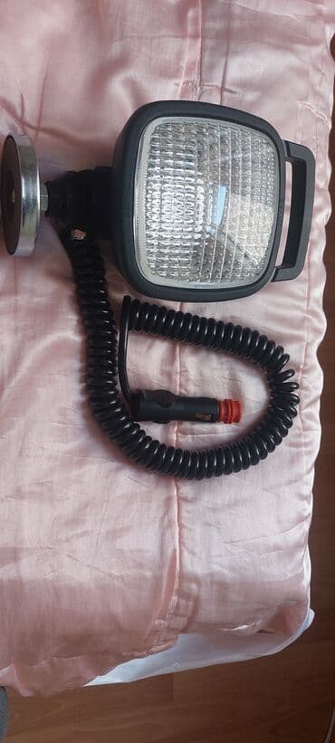 Traktorlar üçün projektor.Maqnitlidir.Digər nəqliyyat üçündə istifadə