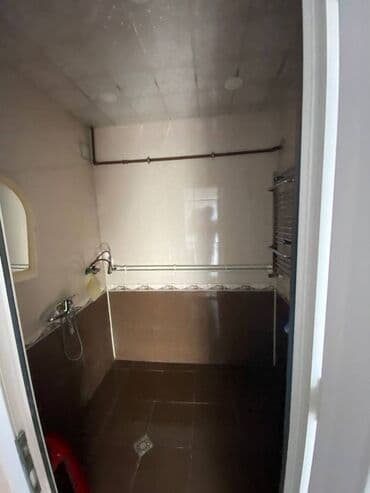 lokbatan qobu yolu evler: Sumqayıt şəhəri 12mkrda 9 mərtəbəli kohnə tikilinin 3 cü mərtəbəsində — 7