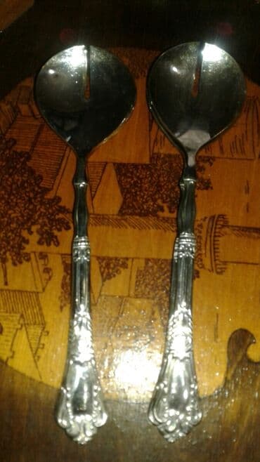 qaşıq dəsti: Qaşıq bu da sovetindir.ortası kəsik . 4 ədəd .15 azn — 1