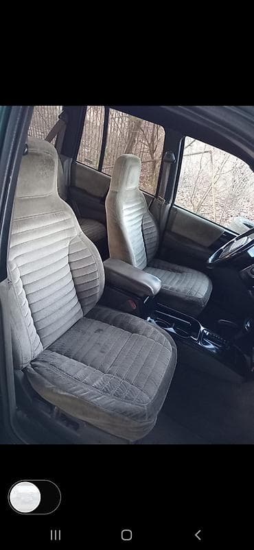 masin cip: Jeep Grand Cherokee: 4 l | 1994 il 280000 km Ofrouder/SUV — 8