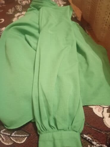 женские зимние спортивные костюмы: Qadın geyim dəsti – ayrı-ayrı hissələr şəklində 1) Ağ qısa uzunluqda — 7