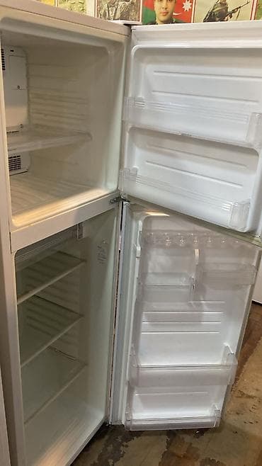 soyducu satisi: 2 qapılı Sharp Soyuducu Satılır, rəng - Ağ — 2