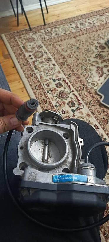 e 190 mercedes: Zaslonka Mercedes-Benz E220 1994 il, Ünvandan götürmə — 2