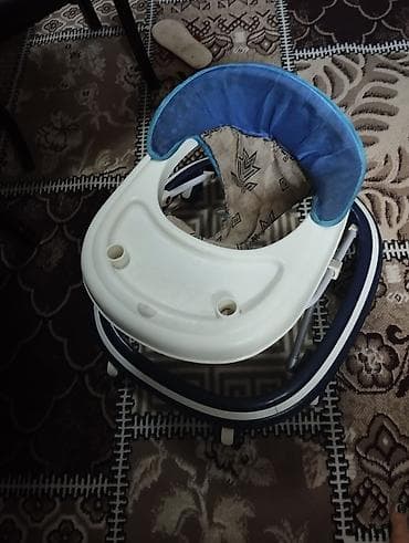 çəliklər: Uşaq gəzdirəni (walker) - Rənglər: ağ-göy çərçivə, mavi baş dayağı - — 2