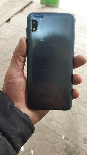 redmi note 8 satilir: Samsung Galaxy A10, 32 GB, rəng - Qara — 3