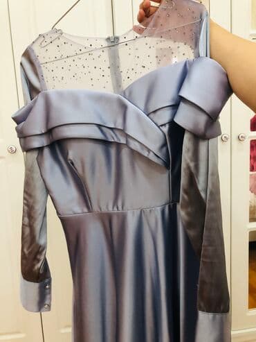 zapi satilir tecili: Ziyafət geyimi.160manata alınıb.44 ölçü. Cəmi bir dəfə geyinilib. 30 — 5