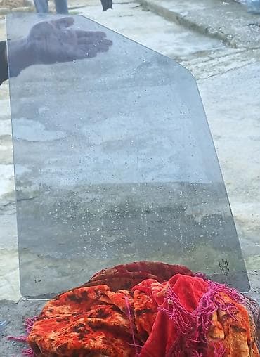 Avtomobil yan qapı şüşəsi - Tündləşdirilmiş, temperli yan şüşə