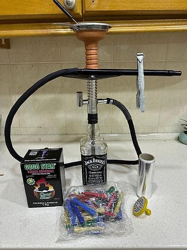 hamilə: Jack Daniels qəlyan Tam yenidir.Stol üstüdür. Şəkildə olanlar hamısı — 5