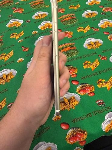 sade telfon: IPhone 8 Plus, 128 GB, Qızılı, Barmaq izi, Face ID — 9