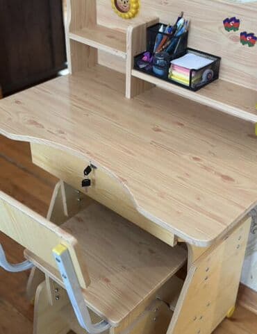 yuxuda taxt gormek: Qonaq otağı üçün, İşlənmiş, Açılmayan, Dördbucaq masa — 3