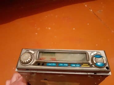işlənmiş maqintafonlar: Kassetlə Radio ilə işləyən Maşın maqintafonu. İşləkdir. 15 Manata — 1