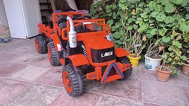 Uşaq elektrik traktor-u və qoşqusu - Model: “LARGE” yazılı iki