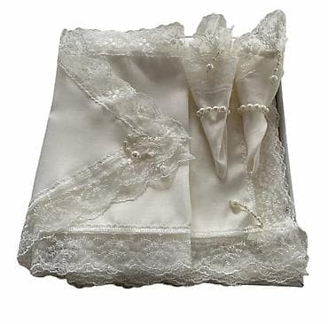 Столовые приборы: 12 nəfərlik süfrə,1 runner,12 salfetka ve 12 üzük. Təzə, qutuda. Özüm — 2