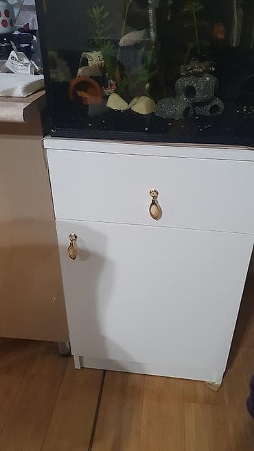 Akvarium üçün şkaf - Material: ağ rəngli taxta/MDF korpus - Üst hissə
