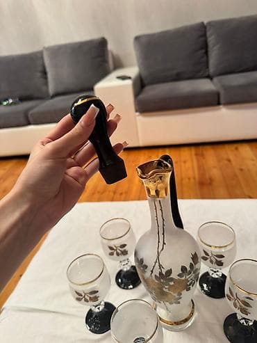 aloe gul: Şüşə likyor dəsti - Tərkib: 1 ədəd qrafin (qapaqlı) + 5 ədəd kiçik — 3