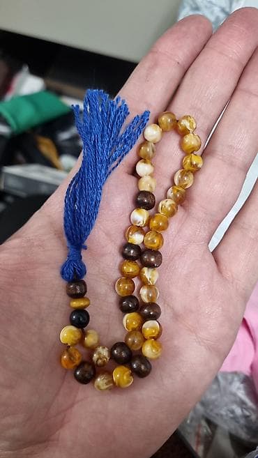 Təsbeh – əl işi, mavi püsküllü - Material: qarışıq tonlarda