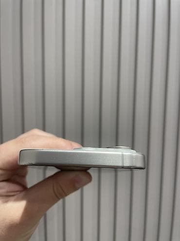 iphon xr: IPhone 15 Pro, 128 GB, Gümüşü, Simsiz şarj, Zəmanət, Face ID — 3