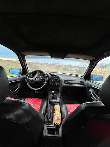 330 bmw: BMW 3 series: 2 l | 1994 il Sedan — 10