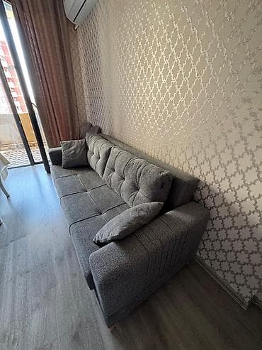 stullar ev ucun: Boz rəngli, müasir dizaynlı yumşaq divan. - Üç nəfərlik, geniş — 1