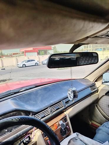 Mercedes-Benz 200: 2 l | 1991 il Sedan — 10