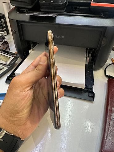 mac pro: IPhone 11 Pro Max, 256 GB — 3