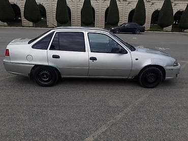 Daewoo Nexia sedan - Kuzov: 4 qapılı sedan, gümüşü rəng - Mühərrik