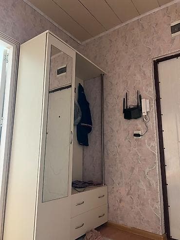 Dehliz dolabi 100 azn.Ünvan Yeni Günəşli(⁷ 6678/sevaesmet) — 1