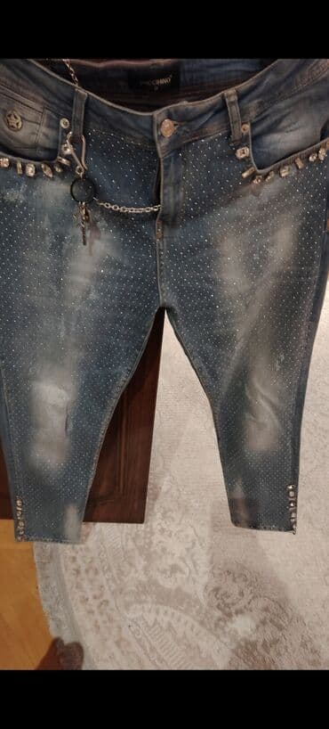 Cinslər: Yenidir 120 azn alınıb. Razmer balaca yazılıb ancaq böyük bedendi 44 — 2