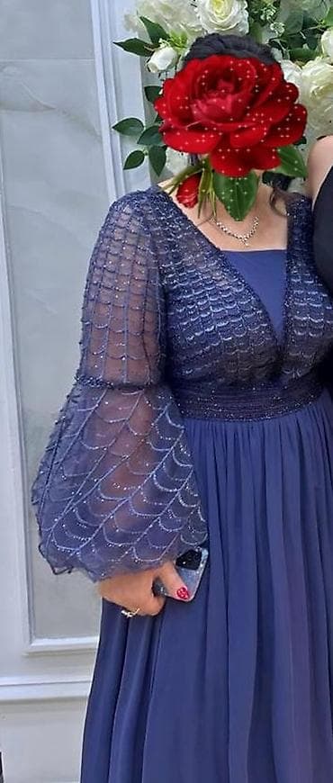 - Qadın gecə/libas - Rəng: tünd göy (navy) - Model: V-oyun yaxalı