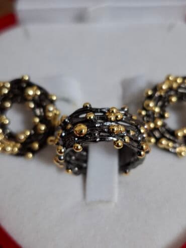 kişilər üçün vizitka qabı: Gumush komplekt
S925 — 3