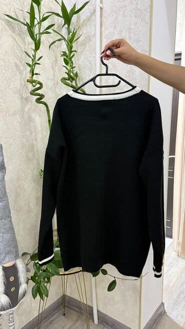 Iran Khodro: Qara kardiqan – kontrast ağ haşiyəli - Model: V-yaxa, düyməli — 3