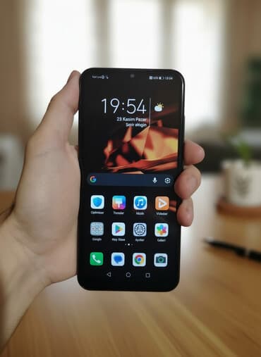 Apple iPhone: Honor — 4