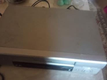 sony 2000 video camera: VHS videomaqnitofon - Kasetli (VHS) video pleyer/rekorder - Ön — 1