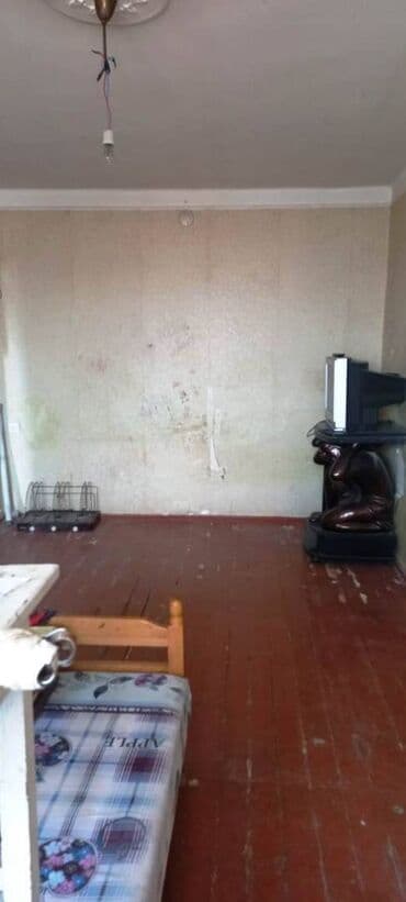 ipotekada olan evlerin satisi: Bakı, 1 otaqlı, Köhnə tikili, m. Qara Qarayev, 35 kv. m — 4