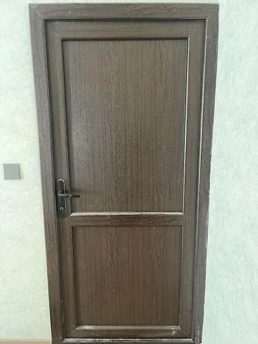 plastik tara: PVC (uPVC) qapı – Worldplast profilli, ağac teksturalı qəhvəyi rəng — 2