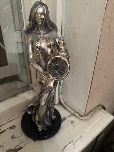 Heykəlciklər: Heykəlcik, 2011 il, İtaliya, Ünvandan götürmə, Pulsuz çatdırılma — 3