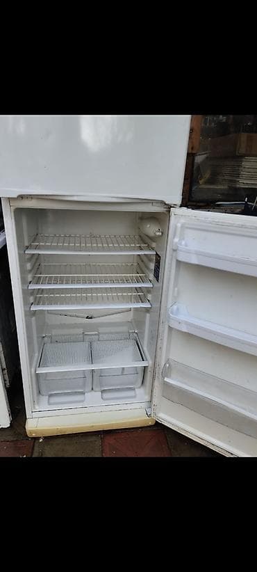 Indesit iki qapılı soyuducu - Rəng: ağ, klassik dizayn - Yerləşim — 3