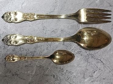 Столовые приборы: Qızıl tonlu süfrə ləvazimatı dəsti – 18ədəd Tərkibi: - 6 ədəd şorba — 2