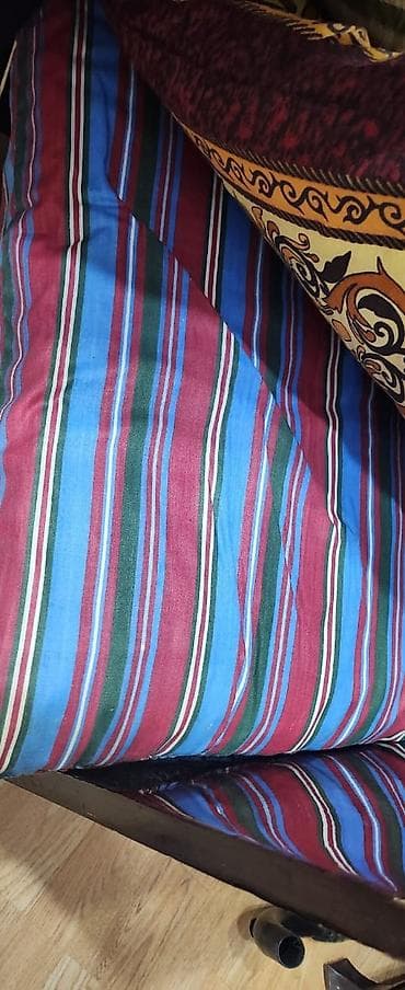 матрас двуспальный: 3 yun döşek Temiz seliqeli yükde qalib . döşek 20 azn (1) Unvan — 3