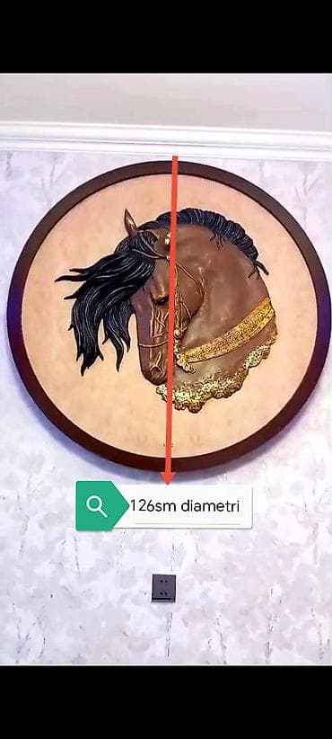 Divar dekoru – at başı reliyef panosu Baha alınıb otağa uyğun olmadığı