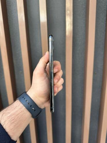 iphone 70: IPhone 11 Pro Max, 64 GB — 8