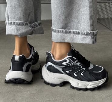 qaçış üçün qadın krosovkaları: Ölçü: 38, rəng - Ağ, Yeni — 2