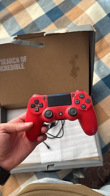 Sony PlayStation 4 Slim oyun konsolu 2 pult verilir Xüsusiyyətlər: - — 9