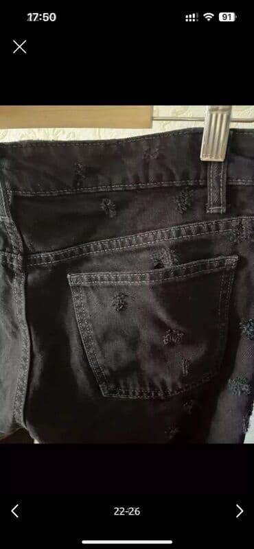 zeynep bastik baku: Zara Qara rəngli, yırtıq detallı cins şalvar. Dizlərdə və digər — 11