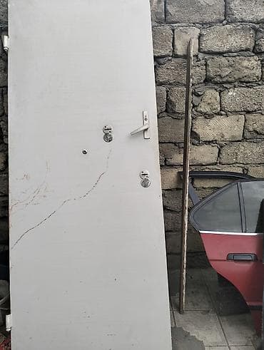 Metall giriş qapısı - Material: polad gövdə, hər iki tərəfi üzlənmiş — 1