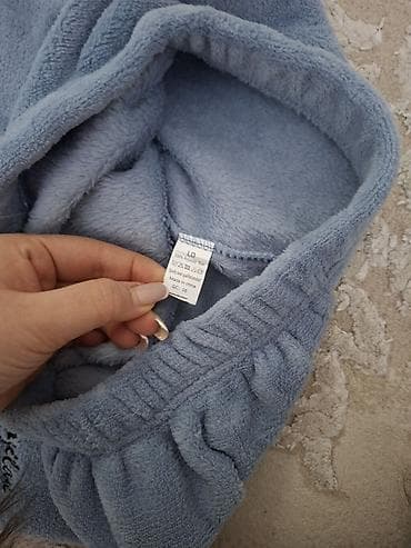 Baş geyimləri: Məhsul: Mavi rəngli, iki hissəli ev geyimi/pijama dəsti - Material — 2